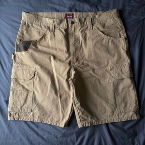 Wrangler Men's workwear cargo shorts